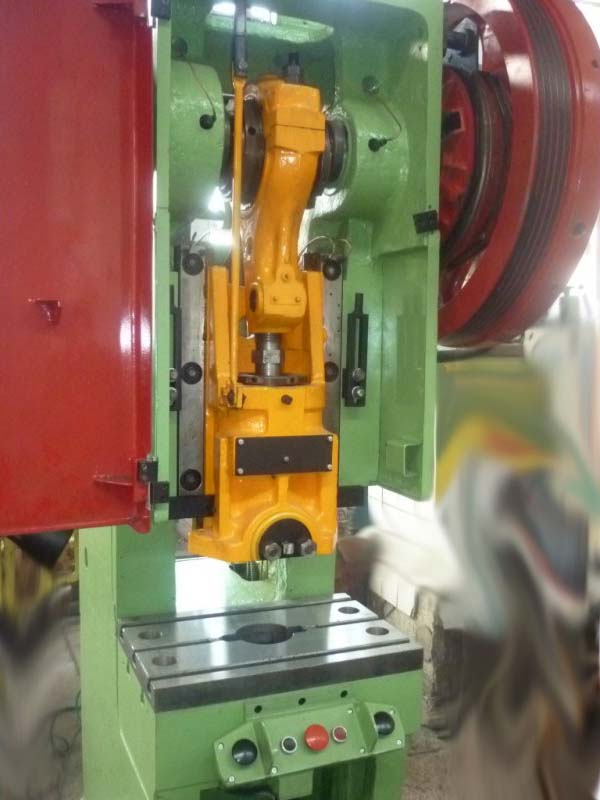 Фото однокривошипного пресса КД2126Е